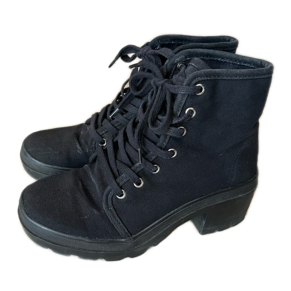 Forever 21 Women’s Black High-Top Lace-Up Canvas Sneakers Ankle Booties Size 6.5